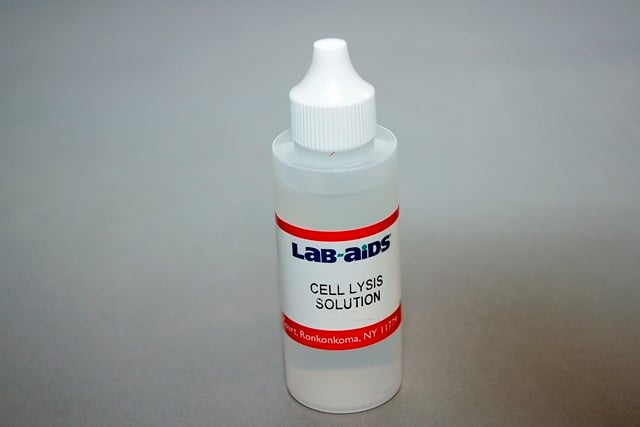 Cell Lysis Solution, 50 mL, dispensing tip btl